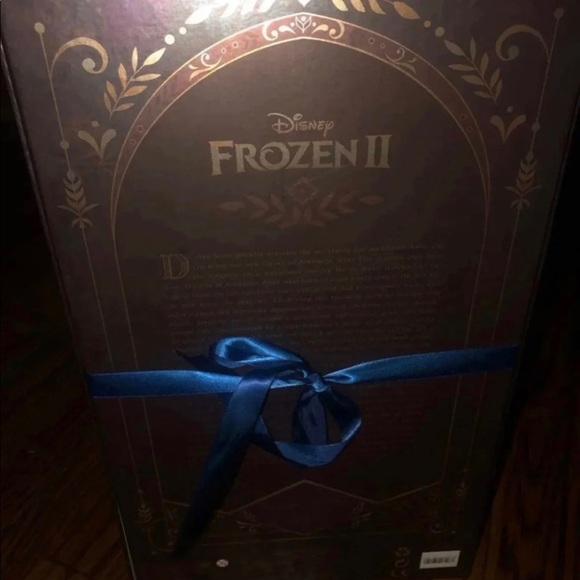 Frozen Anna limited edition doll - Picture 5 of 5